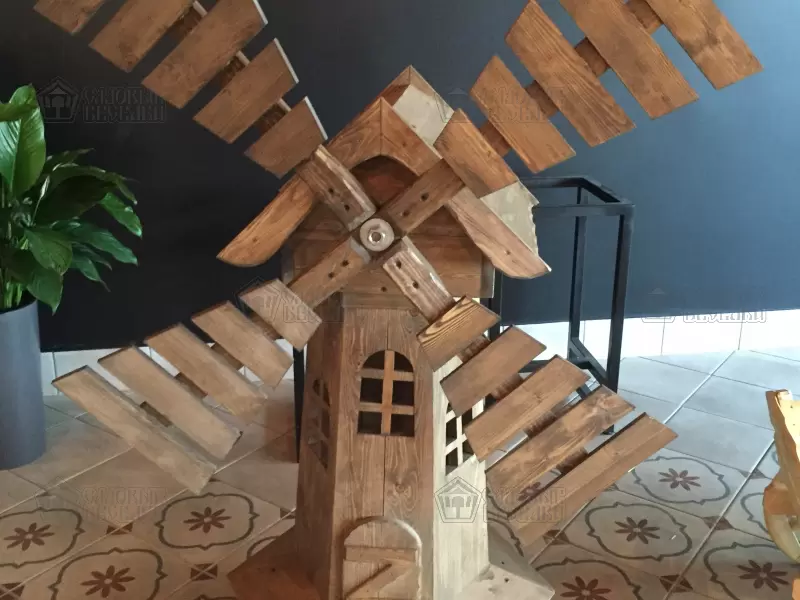 Мельница декоративная из дерева малая