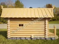 Баня рубленная из бревна с крыльцом