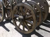 Деревянное колесо для телеги D=72 см