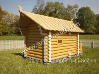 Баня рубленная из бревна с крыльцом