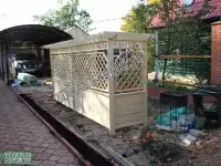 Большая деревянная пергола