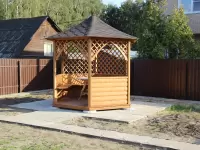 Беседка дачная с гнутой крышей