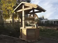 Колодец деревянный с воротом
