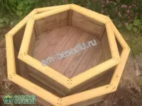 Деревянная клумба для дачи с дном