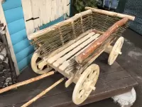 Декоративная деревянная телега средняя