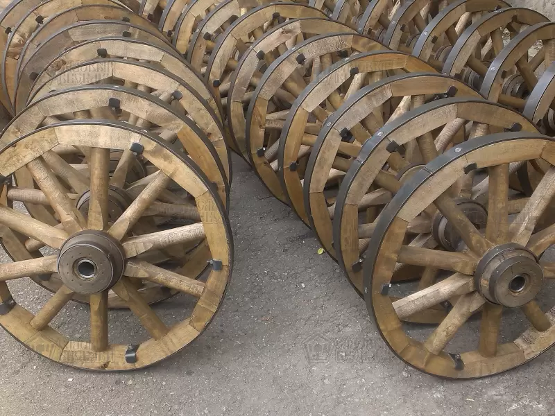 Деревянное колесо для телеги D=72 см