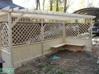 Большая деревянная пергола