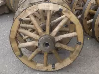 Деревянное колесо для телеги D=72 см