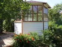 Беседка застекленная, цвет Белый и Махагон