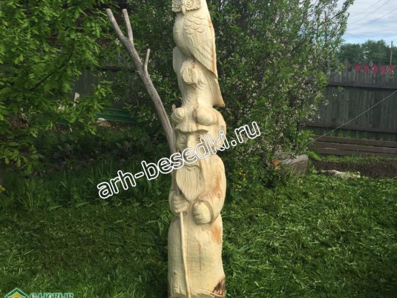 Сказочная скульптура из дерева 