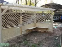 Большая деревянная пергола